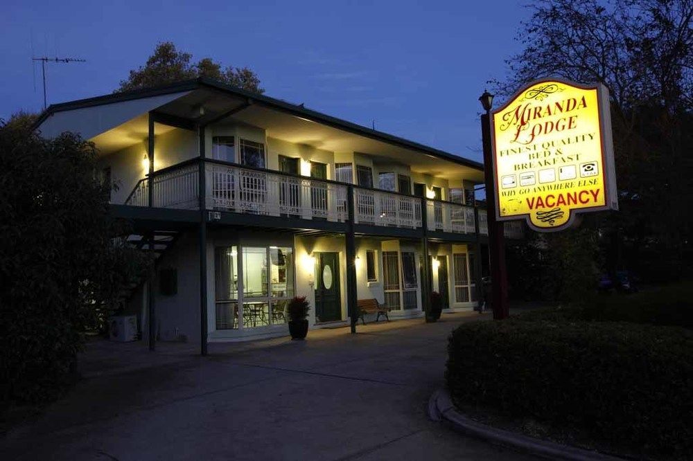 Miranda Lodge Canberra Exterior photo