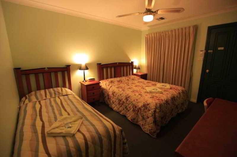 Miranda Lodge Canberra Exterior photo