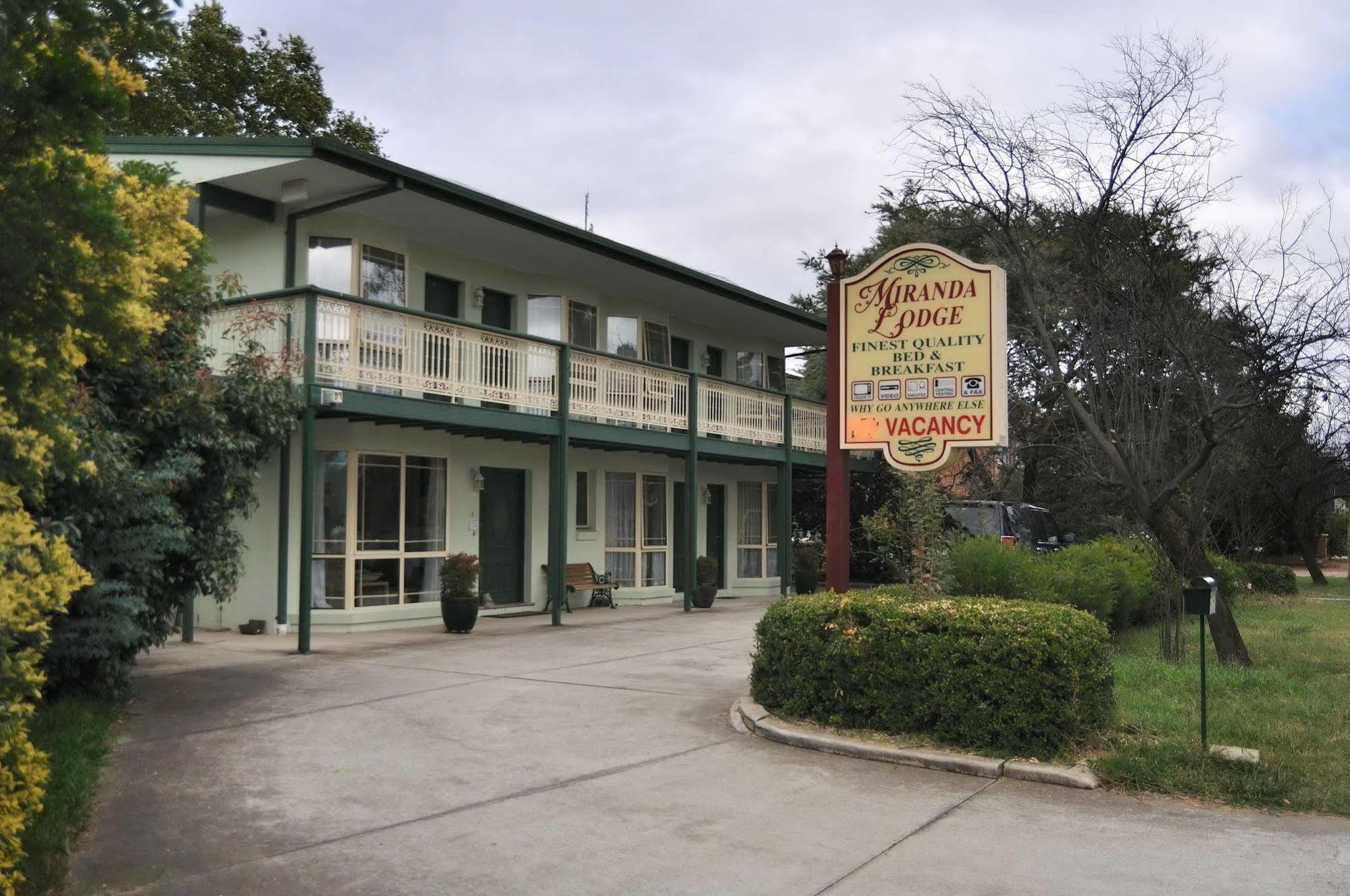 Miranda Lodge Canberra Exterior photo